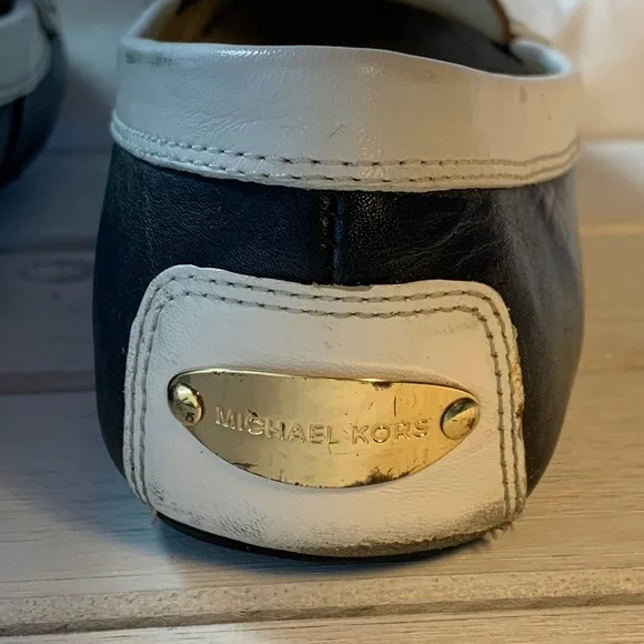 Michael Michael Kors Leather Loafers – Timeless Chic Comfort (6,5 US) - Picture 9 of 9